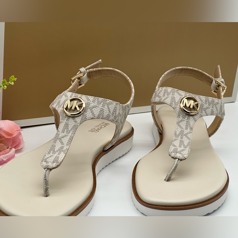 Michael Kors Vanilla Thong Sandals NIB - Picture 9 of 11